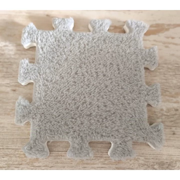 Világosszürke színű pixel puzzleszőnyeg darab (15 x 15 cm)